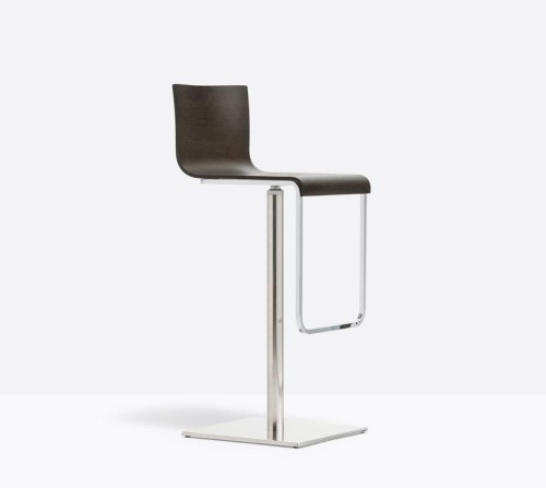 hoker Kuadra, hoker Pedrali, hoker obrotowy, hoker do jadalni, hoker do kuchni, hoker do restauracji, hoker drewniany, nowoczesny hoker, nowoczesny design, włoski design