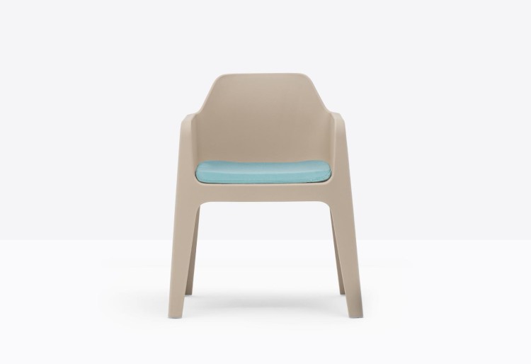 krzesło Plus, krzesło Pedrali, krzesło outdoorowe, krzesło na taras, krzesło z tworzywa, krzesło do ogrodu, krzesło do restauracji, nowoczesny design, włoski design