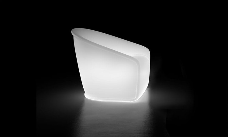 fotel Settembre, fotel Plust, fotel z tworzywa, fotel outdoorowy, fotel na taras, fotel do ogrodu, fotel odporny na warunki atmosferyczne, włoski design, nowoczesny design