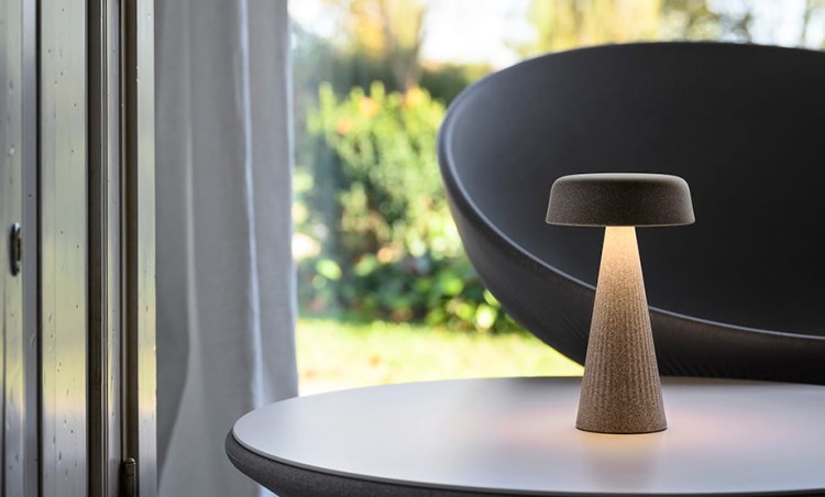 lampa Fade, lampa Plust, lampa stołowa, lampa outdoorowa, lampa na taras, nowoczesny design