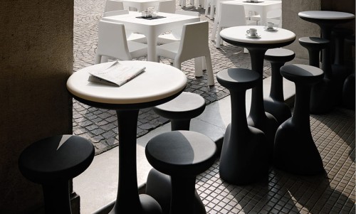hoker Armillaria, hoker Plust, hoker z tworzywa, hoker outdoorowy, hoker barowy, hoker na taras, hoker do restauracji, włoski design, nowoczesny design