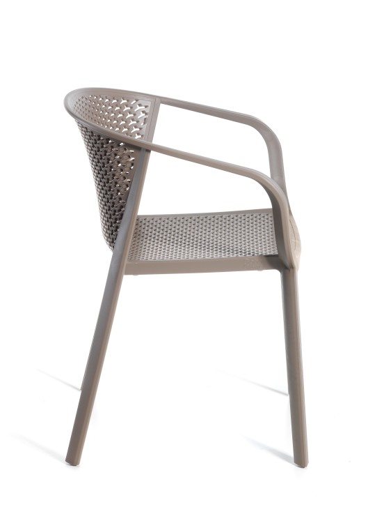 krzesło outdoor, nowoczesne krzesło, meble ogrodowe, odporność na warunki, perforowane oparcie, podłokietniki, ergonomia, komfort, styl industrialny, sztaplowanie, ogródek restauracyjny, balkon, trwałość, design