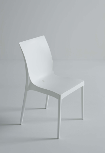 krzesło Iris, krzesło ogrodowe, nowoczesne krzesło, krzesło do kawiarni, odporność UV, tworzywo sztuczne, krzesło sztaplowane, ergonomiczne, krzesło do restauracji, krzesło na taras, wersja z podłokietnikami