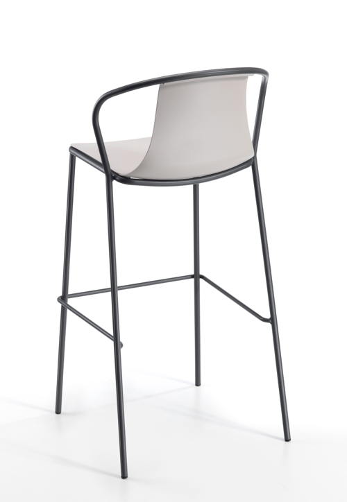 hoker Kasia, hoker Gaber, hoker outdoorowy, odporność na pogodę, nowoczesne meble, hoker na taras, włoski design, hoker do restauracji, stalowe nogi, siedzisko z tworzywa