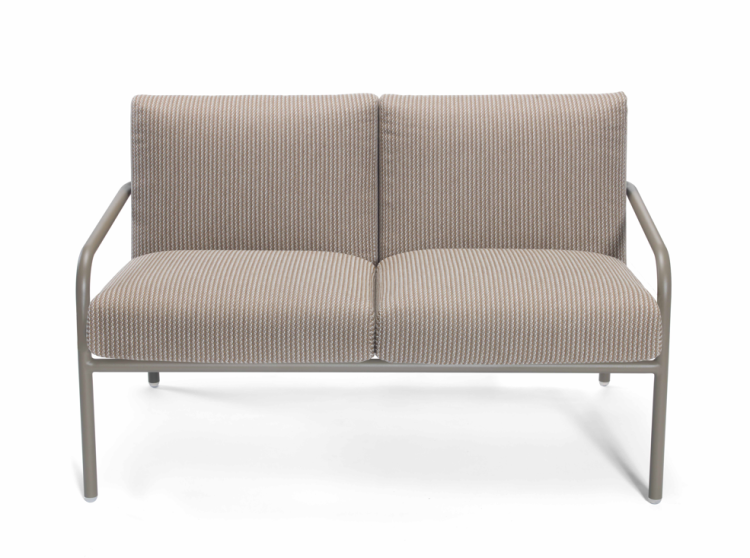 sofa aluminiowa, sofa tapicerowana, nowoczesna sofa, meble do baru, sofa sztaplowana, sofa do restauracji, design meble, sofa Pilar