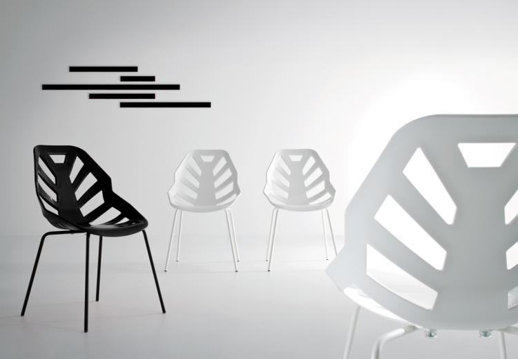 krzesło Ninja, krzesło ogrodowe odporne na UV, krzesło plastikowe designerskie, krzesło z metalowymi nogami, krzesło ergonomiczne na taras, krzesło do kawiarni outdoor