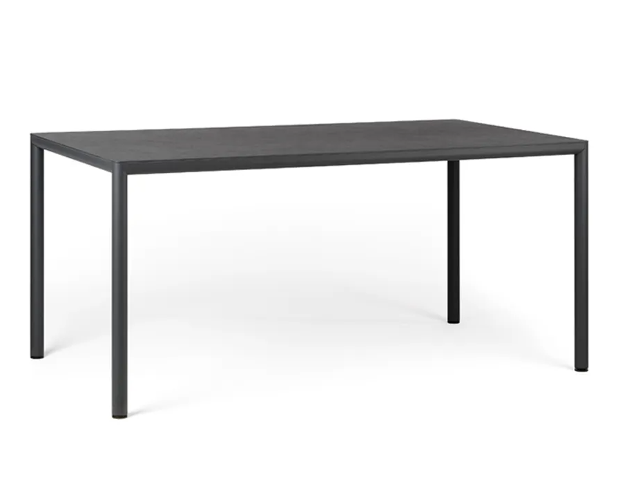 stół Piave, Nardi, stół ogrodowy, stół na taras, stół z laminatu, stół aluminiowy, stół odporny na warunki atmosferyczne, odporny na deszcz, odporny na pleśń, odporny na UV, nowoczesny stół, włoski design