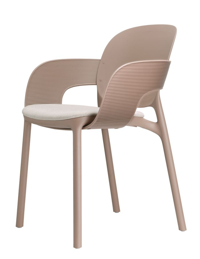 krzesło Hug, krzesło Scab Design, krzesło plastikowe, sztaplowane, skandynawski styl, balkon, taras, kawiarnia