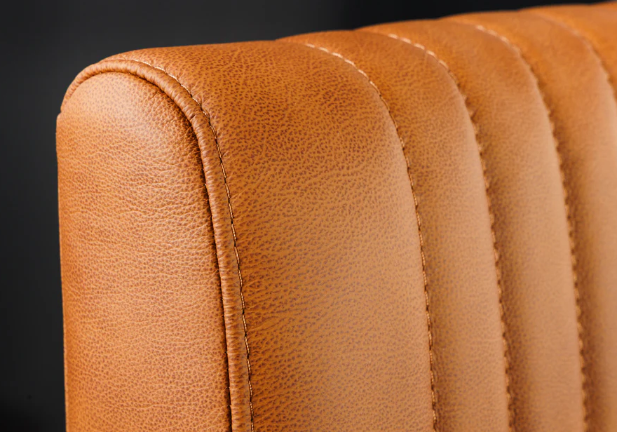 krzesło Big Aston, krzesło Invicta, tapicerowane krzesło, krzesło z podłokietnikami, eleganckie krzesło, klasyczne krzesło, nowoczesne krzesło, metalowa rama, krzesło do jadalni, krzesło do gabinetu