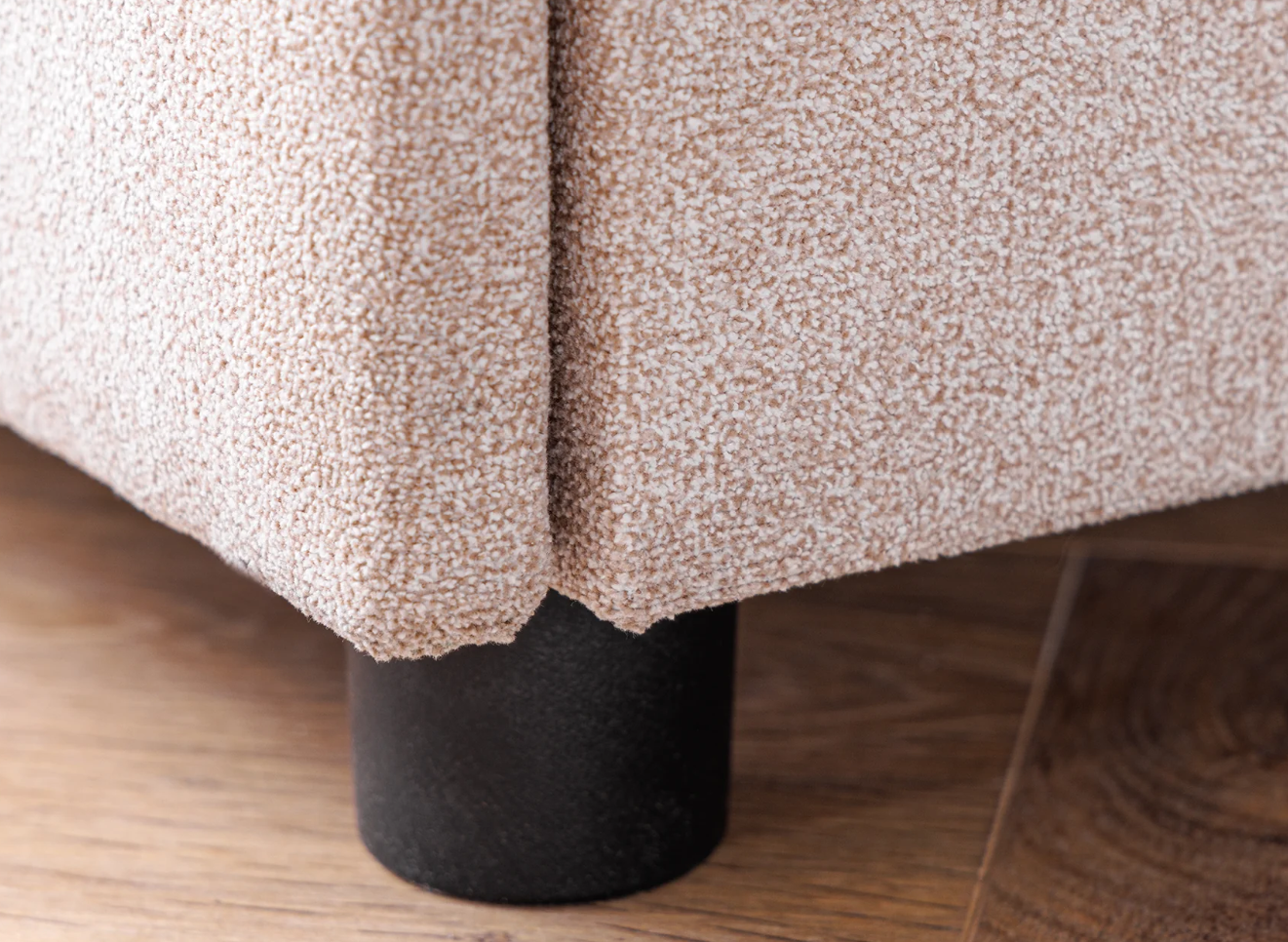 szafka nocna Toulouse, szafka nocna LED, szafka nocna z oświetleniem, szafka nocna aksamitna, szafka nocna tapicerowana, szafka nocna nowoczesna, szafka nocna minimalistyczna, szafka nocna Invicta