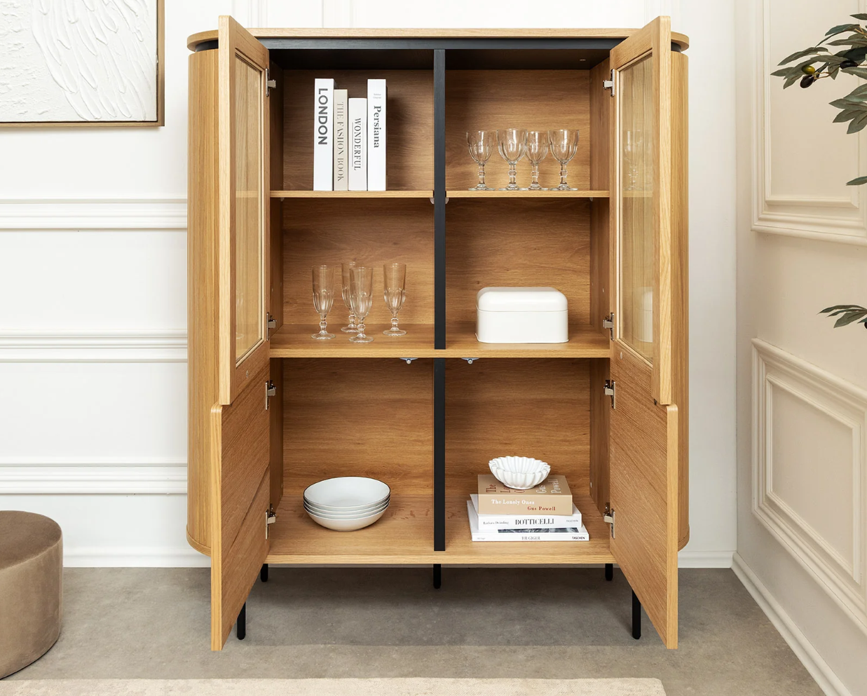 gablota Atelier, gablota dębowa, gablota z drewna i metalu, nowoczesna gablota do salonu, elegancka witryna drewniana, witryna Atelier, gablota do jadalni