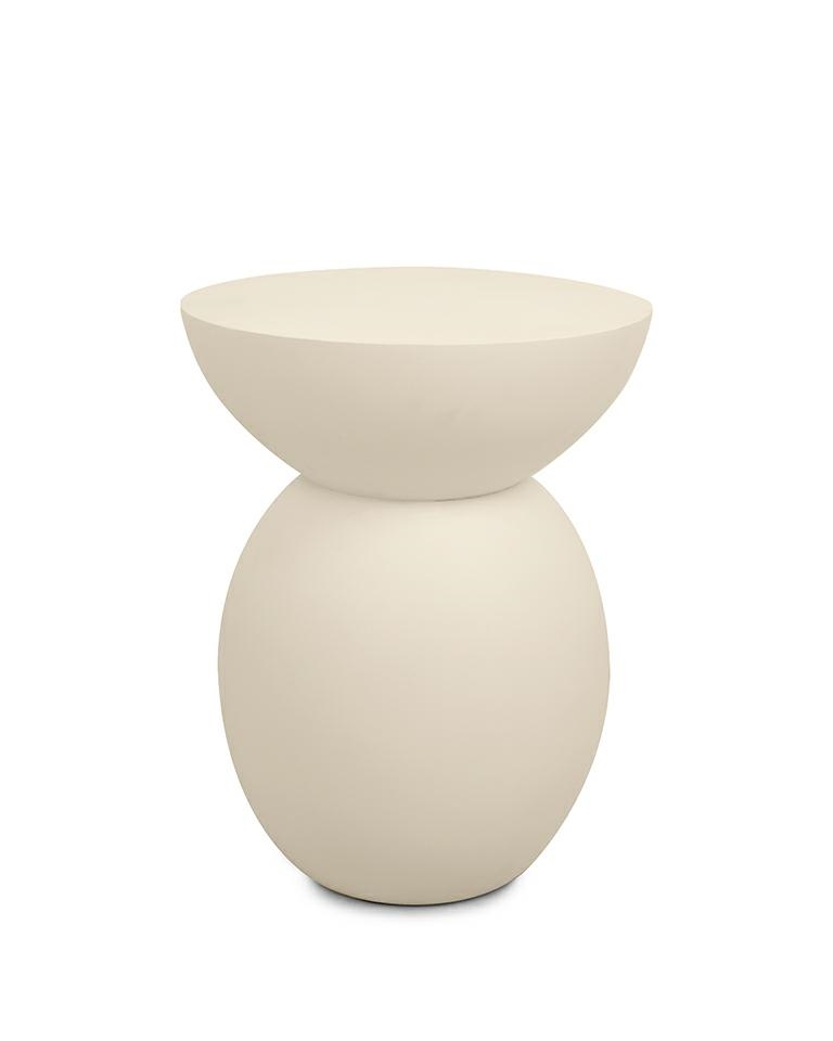 stolik kawowy Arene, stolik beżowy MDF, stolik nowoczesny, stolik designerski, stolik minimalistyczny, stolik dekoracyjny do salonu, stolik pomocniczy, stolik artystyczny, stolik harmonijny, stolik rzeźbiarski