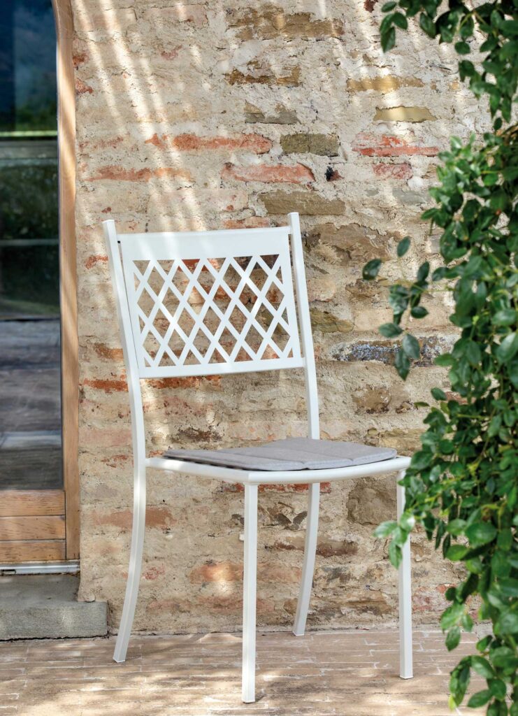 krzesło Summertime, krzesło sztaplowane, krzesło ogrodowe, krzesło outdoorowe, krzesło metalowe, krzesło ażurowe, krzesło ogrodowe, krzesło do restauracji