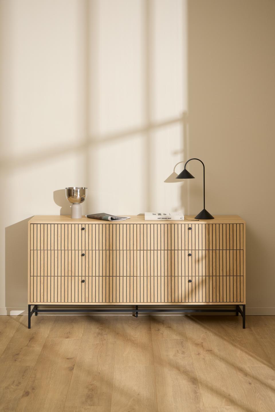 komoda Albany, komoda Actona, komoda dąb, komoda do sypialni, komoda do salonu, nowoczesna komoda, komoda w stylu skandynawskim, komoda lamele