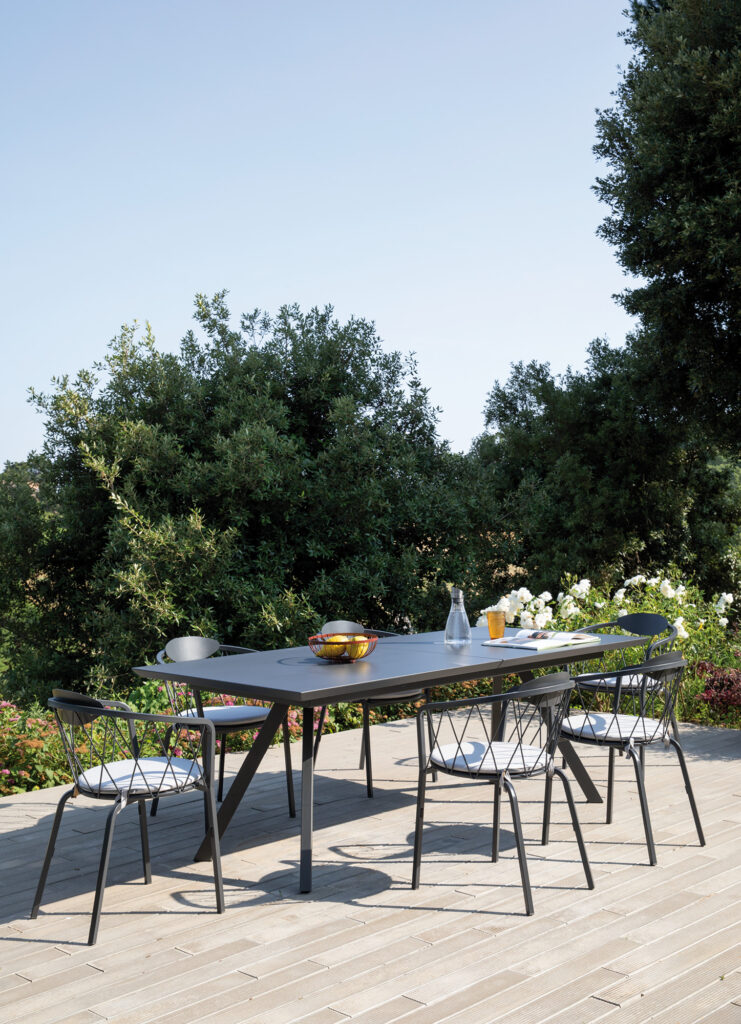 stół Daisy, stół Vermobil, stół outdoorowy, stół stalowy, stół tarasowy, stół odporny na warunki atmosferyczne, stół ogrodowy
