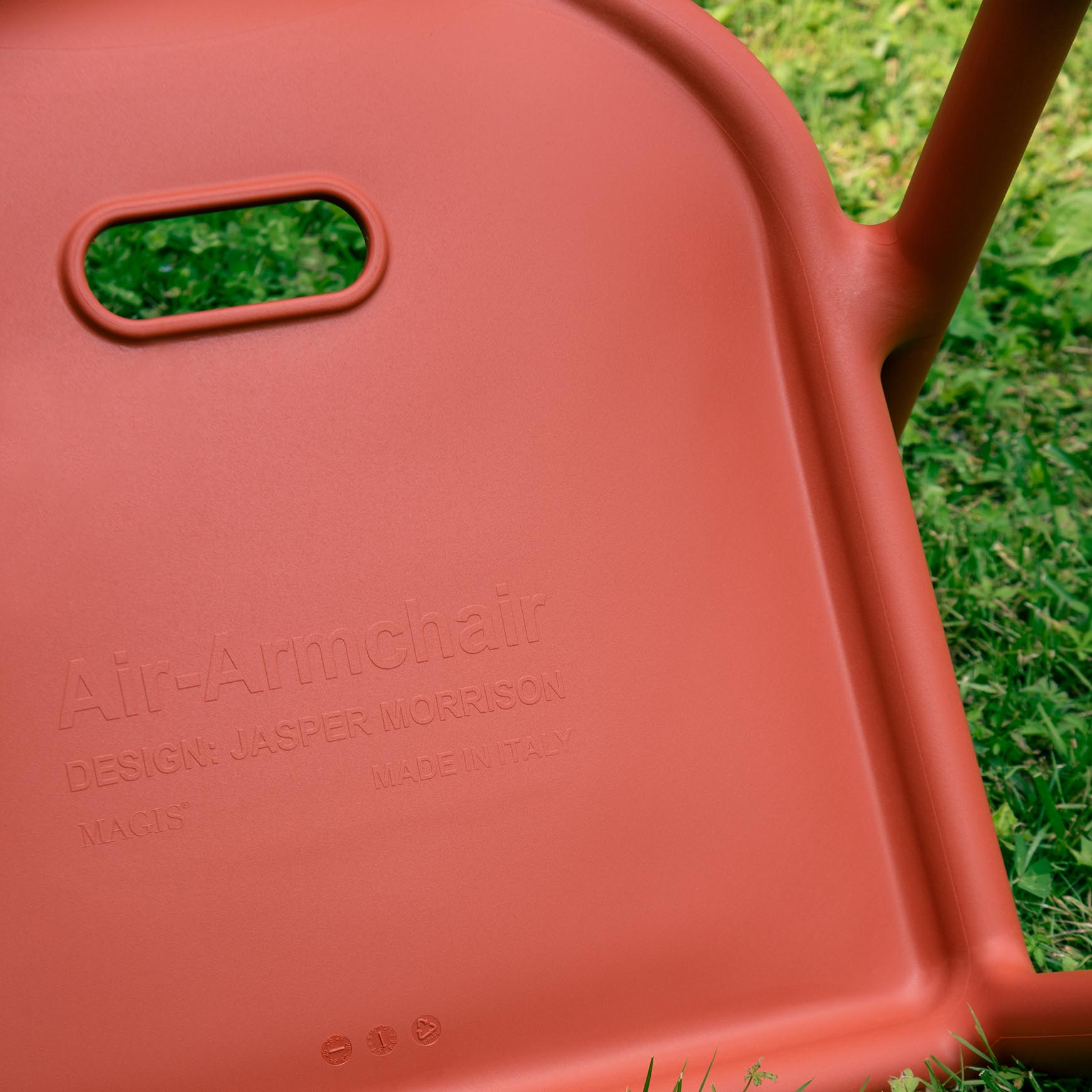 krzesło Air, krzesło Magis, krzesło z tworzywa, krzesło sztaplowane, krzesło outdoorowe, krzesło odporne na warunki atmosferyczne, krzesło tarasowe