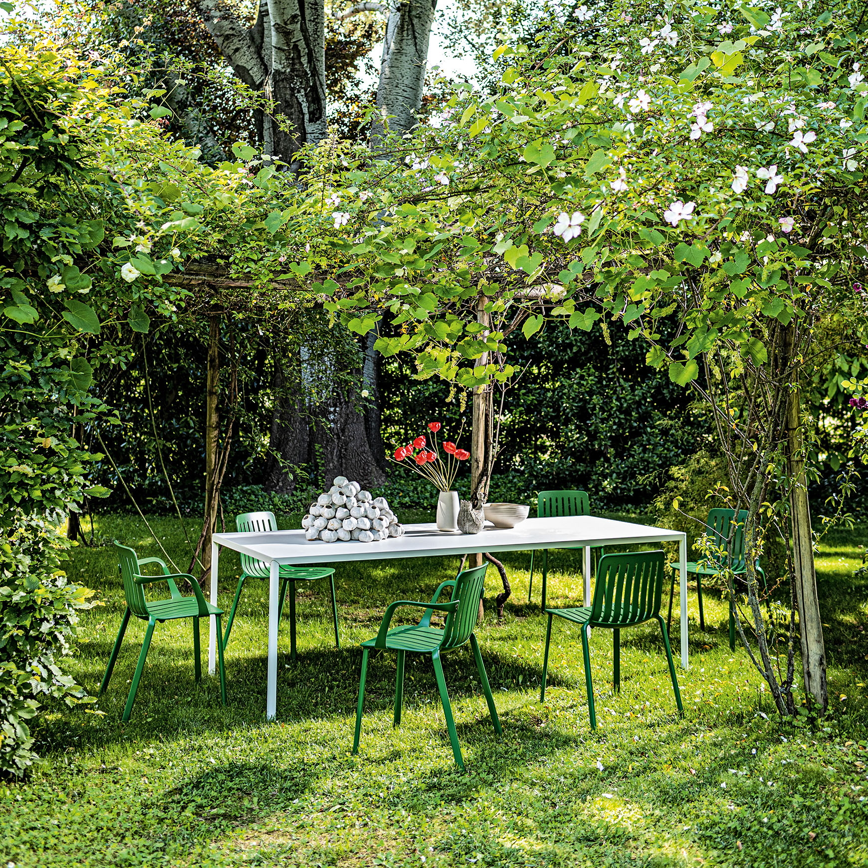 krzesło Plato, krzesło Magis, krzesło aluminiowe, krzesło sztaplowane, krzesło outdoorowe, krzesło odporne na warunki atmosferyczne, krzesło tarasowe