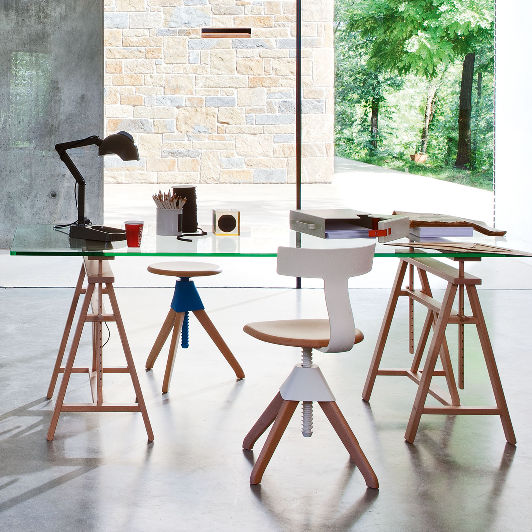 krzesło Tuffy, krzesło Magis, krzesło obrotowe, krzesło drewniane, krzesło z drewna jesionowego, krzesło do jadalni