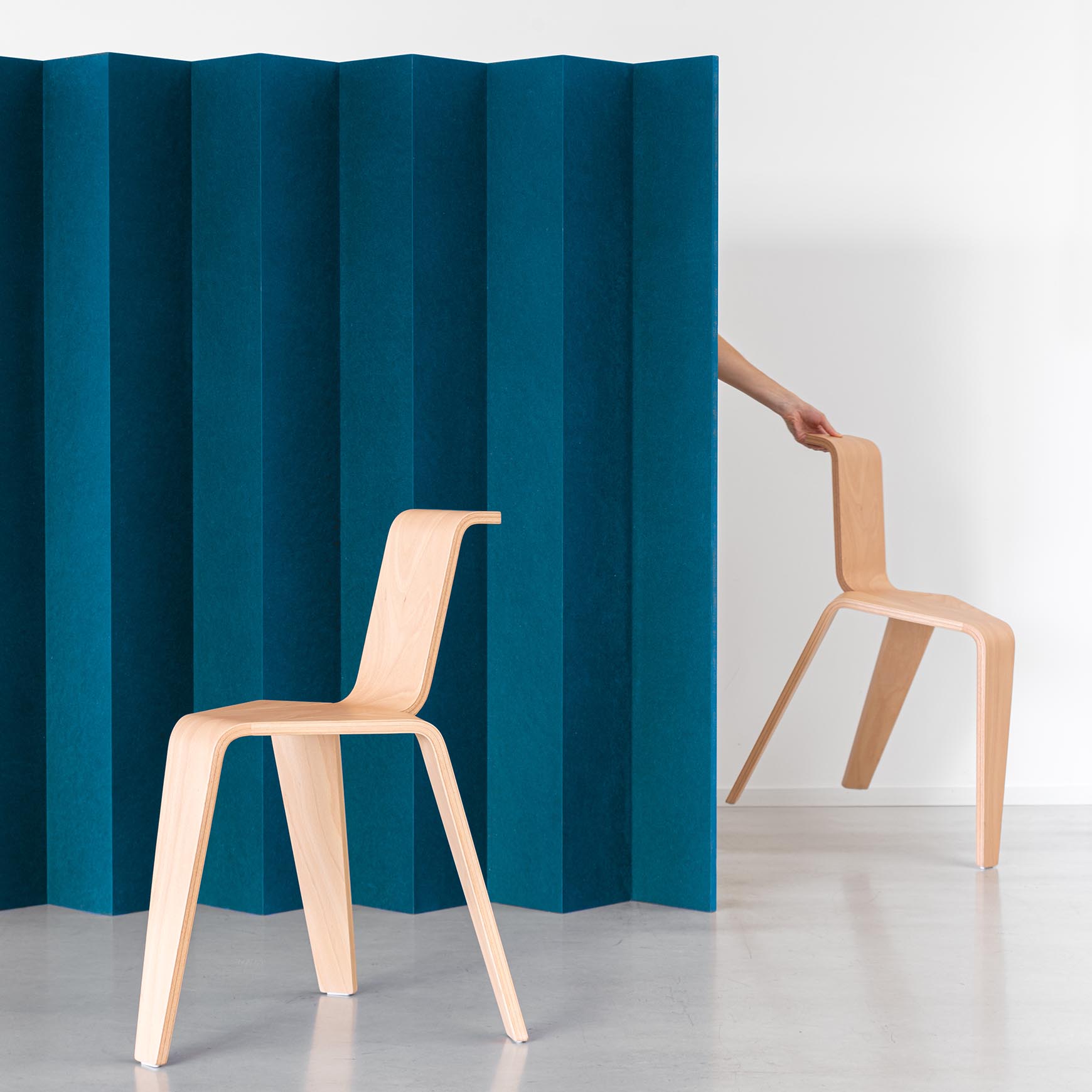Magis_aka_stool_ambient_group_SD170_natural_01-3_gallery.jpg