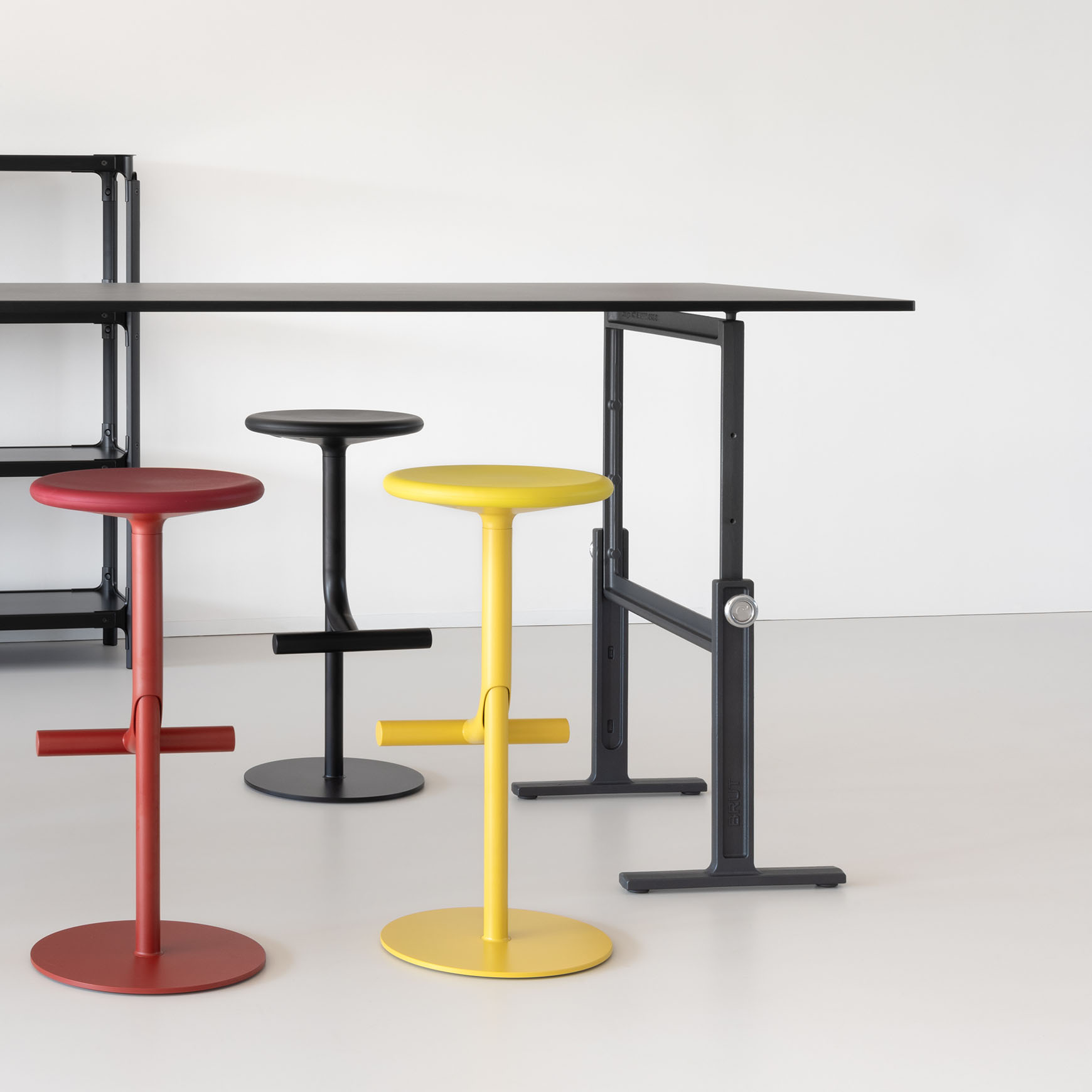 Magis_tibu_stool_ambient_SD1962_red-bordeaux_black_lime_brut-trestle_table_01_gallery.jpg