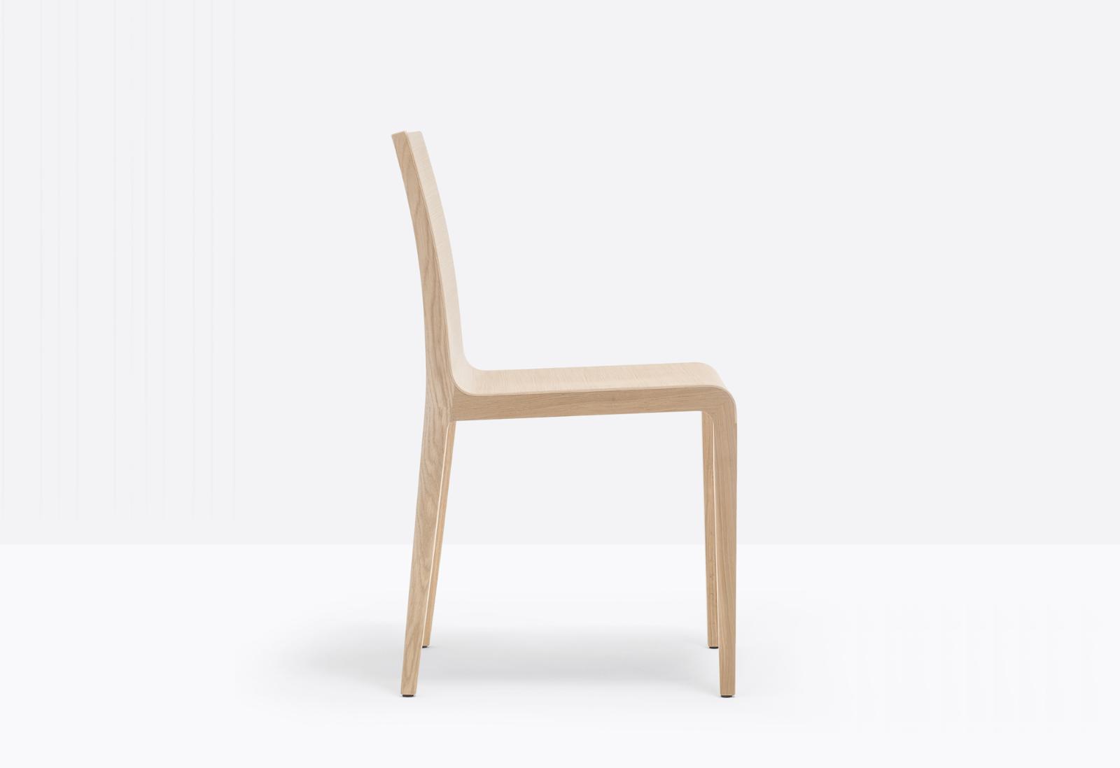 krzesło Young, krzesło Pedrali, krzesło drewniane, krzesło do jadalni, krzesło minimalistyczne, nowoczesne krzesło