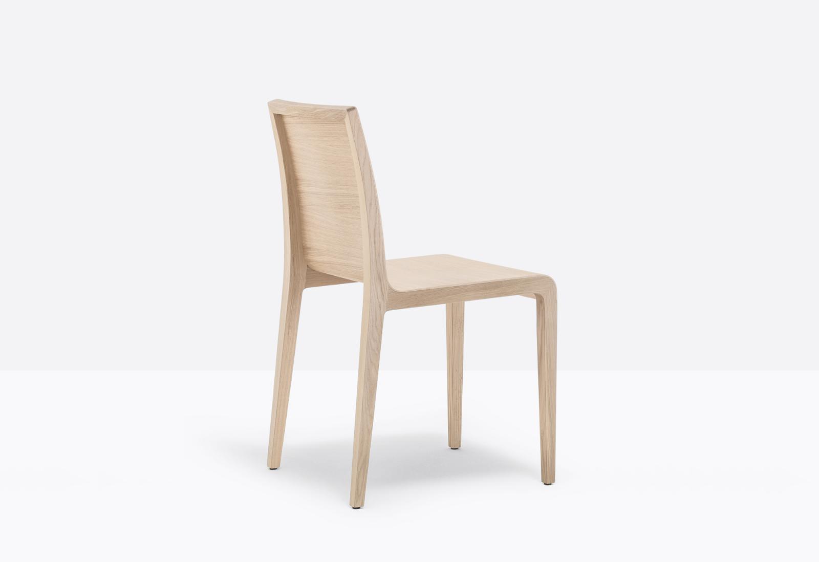krzesło Young, krzesło Pedrali, krzesło drewniane, krzesło do jadalni, krzesło minimalistyczne, nowoczesne krzesło