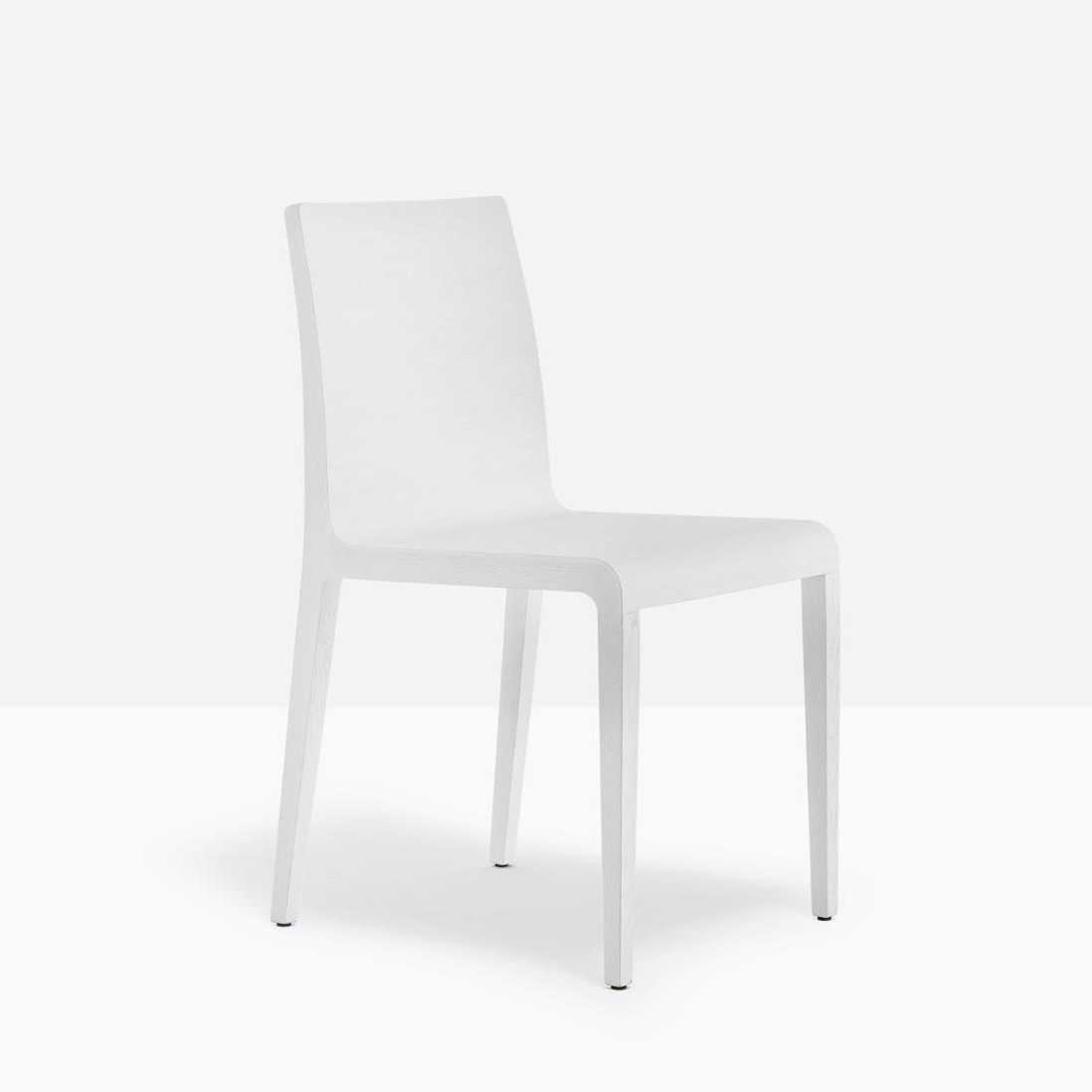 krzesło Young, krzesło Pedrali, krzesło drewniane, krzesło do jadalni, krzesło minimalistyczne, nowoczesne krzesło
