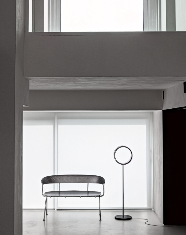 lampa Lost, lampa Magis, lampa podłogowa, lampa minimalistyczna, lampa stojąca, lampa do salonu, nowoczesna lampa
