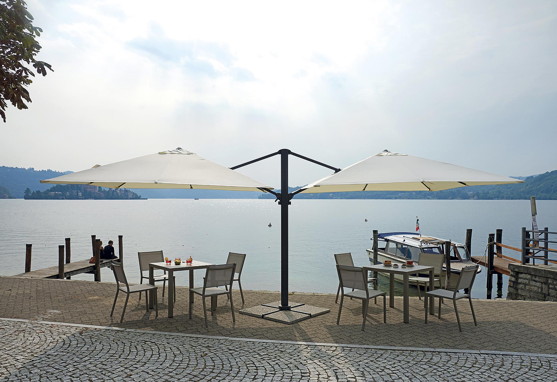 parasol Doppio, parasol Greenwood, parasol ogrodowy, parasol aluminiowy, parasol rozkładany, podwójny parasol, parasol do restauracji