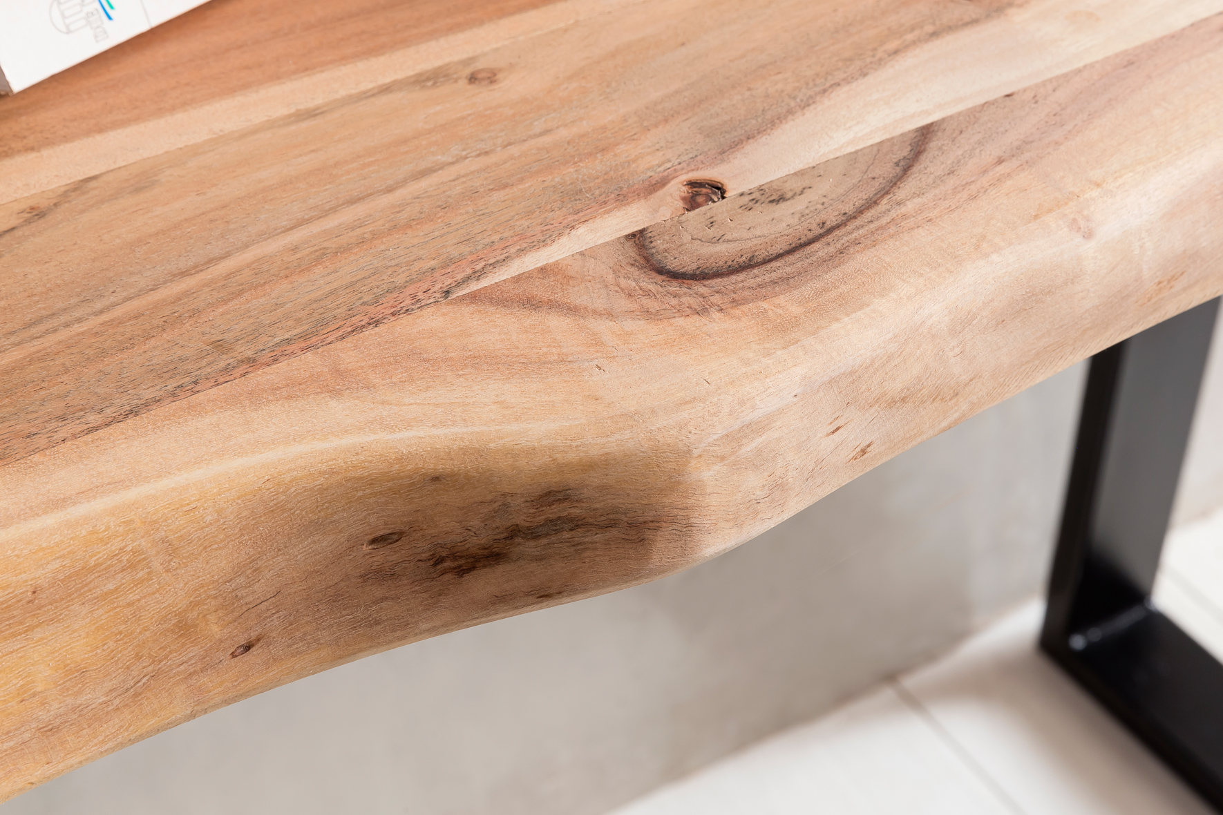 konsola Wohnling, konsola z drewna akacjowego, konsola drewniana, konsola do salonu, styl industrialny