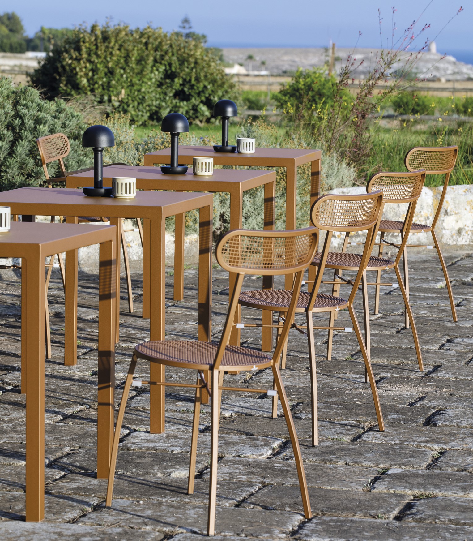 krzesło Ciao, krzesło Vermobil, krzesło sztaplowane, krzesło metalowe, krzesło ogrodowe, krzesło tarasowe, krzesło do restauracji, krzesło do przestrzeni komercyjnych, nowoczesne krzesło, krzesło outdoorowe