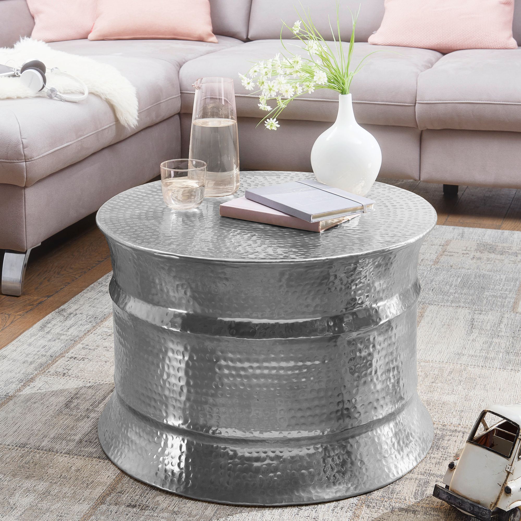 stolik boczny Karam, stolik aluminiowy, stolik pomocniczy, stolik do salonu