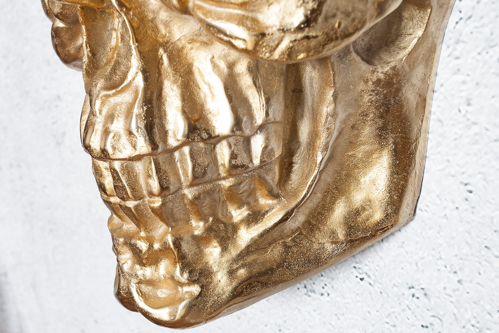 Dekoracja ścienna Skull 40cm Invicta, element dekoracyjny wnętrza, wysoka jakość prezentowanego produktu, w kolorze srebrnym i złotym