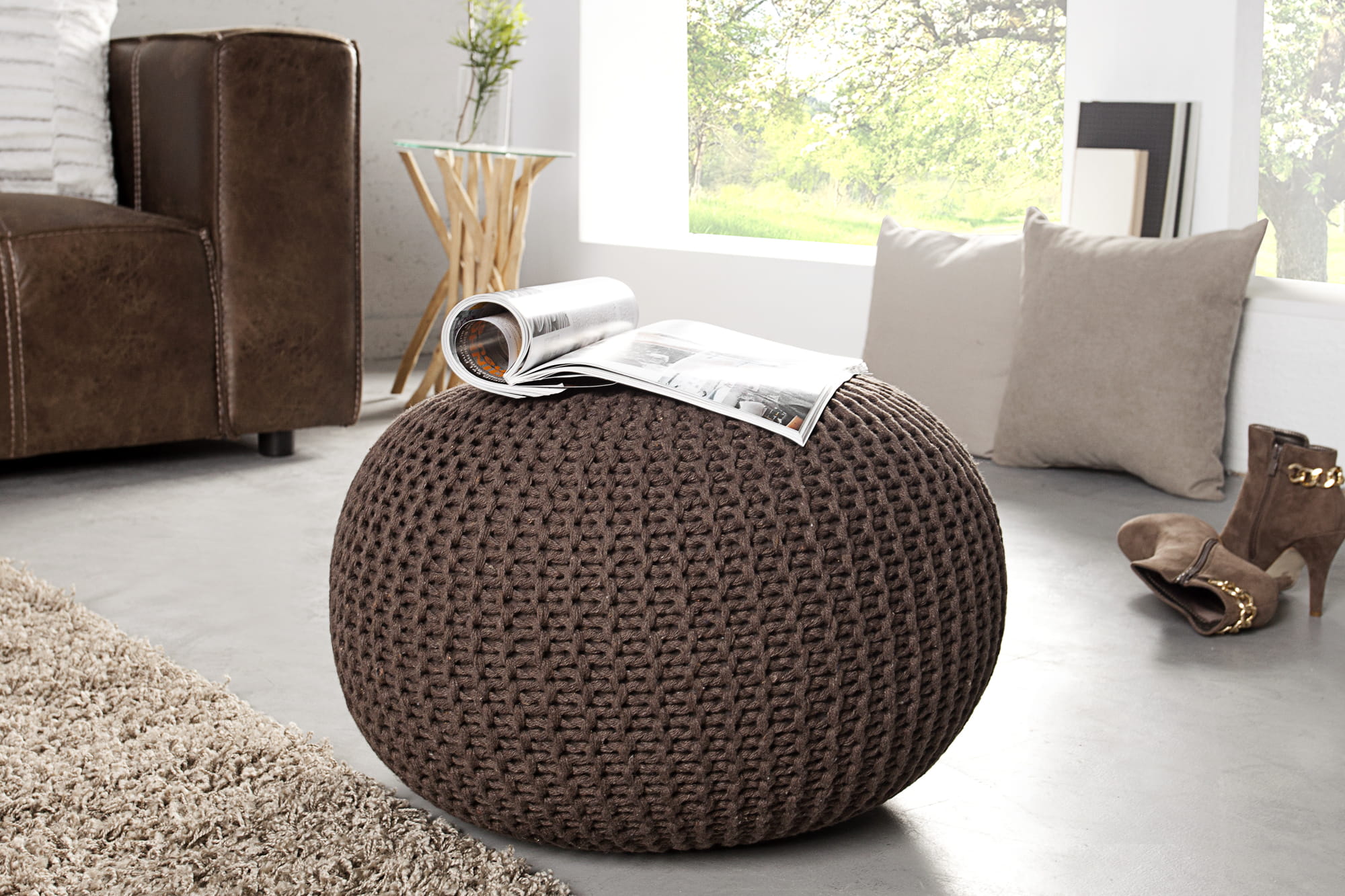 Pufa Needs 50 cm kawowy, ciekawy model, nowoczesny kształt, wysoka jakość produktu