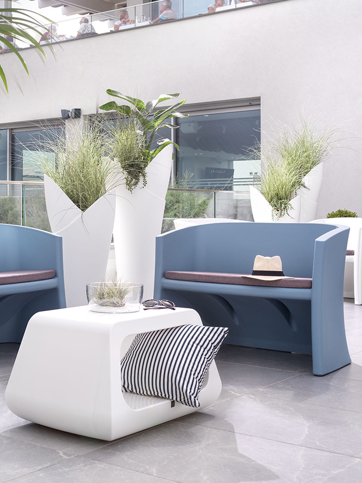 Sofa Breeze, sofa Lyxo Design, sofa plastikowa, sofa z tworzywa sztucznego, sofa outdoorowa, sofa eventowa, sofa na dwór, sofa ogrodowa