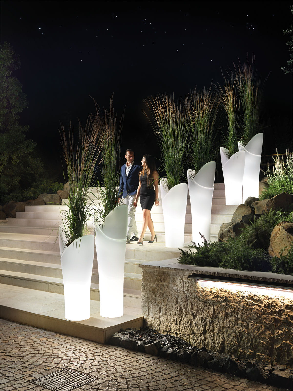 Donica Assia POT RGBW LED, donica assia LED, donica podświetlana, donica lyxo design, donica świecąca, donica na pilot, donica świetlna, donica outdoorowa, donica na event