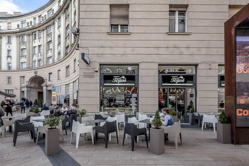 Krzesło Coccolona z podłokietnikami 2320 11 Scab Design lniane prostota minimalizm nowoczesność komfort wysoka jakość włoskie do kawiarni do hotelu restauracji