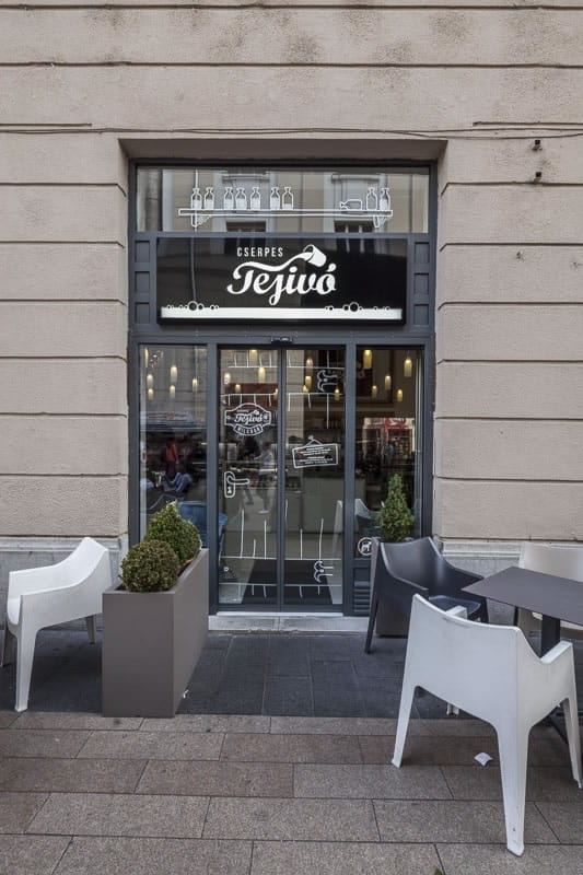 Krzesło Coccolona z podłokietnikami 2320 11 Scab Design lniane prostota minimalizm nowoczesność komfort wysoka jakość włoskie do kawiarni do hotelu restauracji