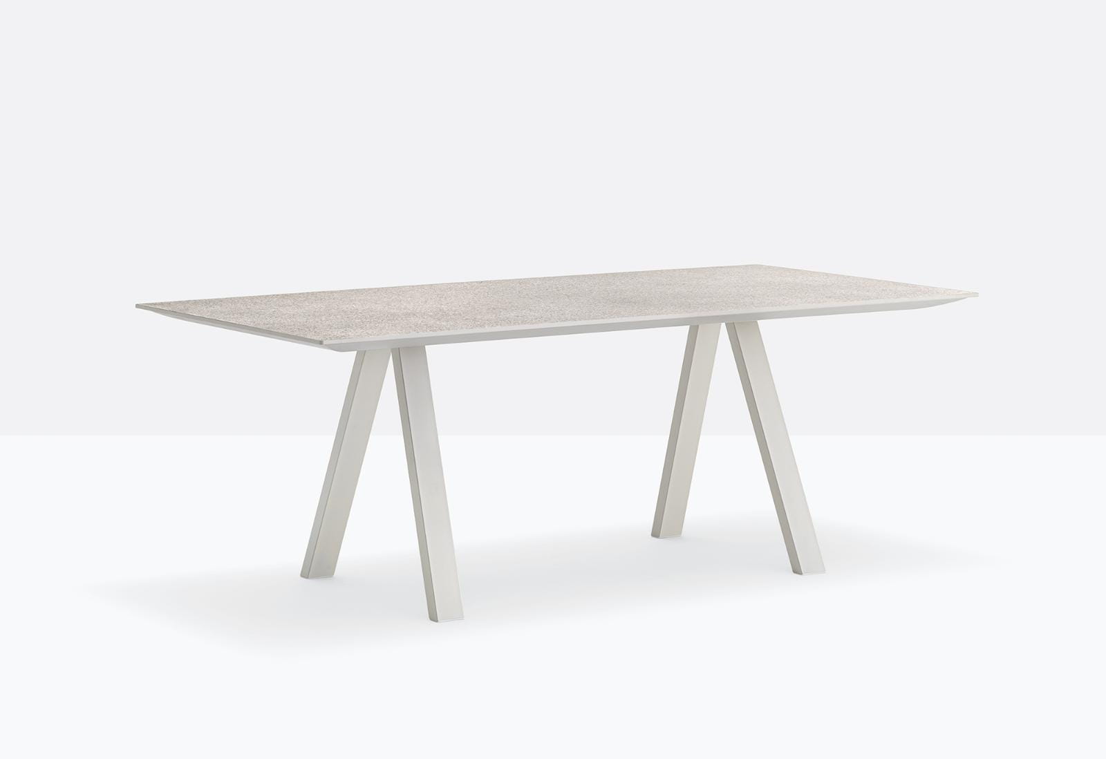 stół Arki, sół Pedrali, stół outdoorowy, stół na taras, stół do restauracji, stół nowoczesny, nowoczesny design, włoski design
