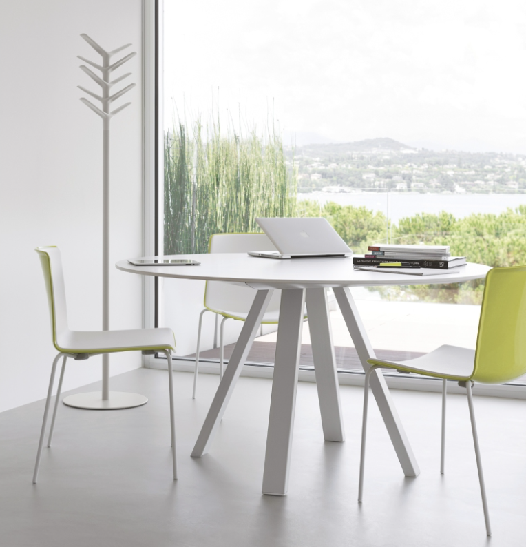 stół Arki, sół Pedrali, stół okrągły, stół do jadalni, stół do restauracji, nowoczesny stół, nowoczesny design, włoski design