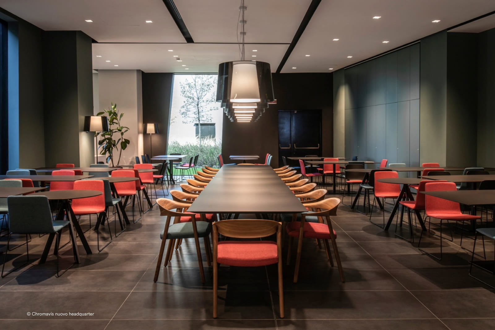 stół Arki, sół Pedrali, stół okrągły, stół do jadalni, stół do restauracji, nowoczesny stół, nowoczesny design, włoski design