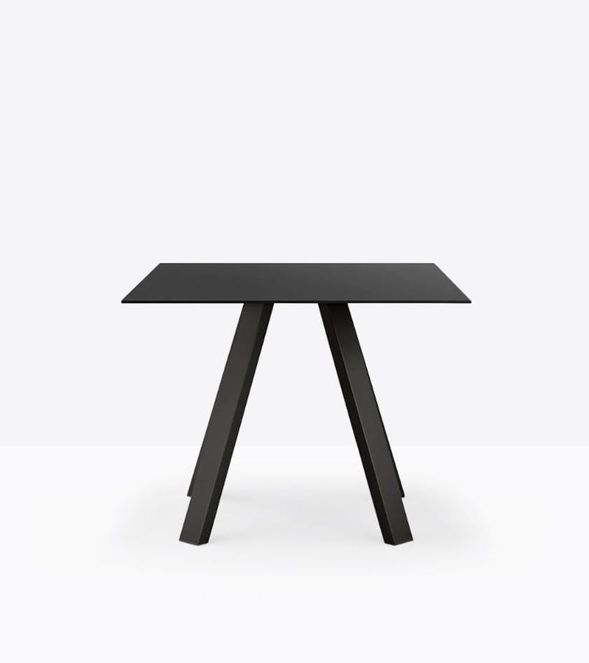 stół Arki, sół Pedrali, stół kwadratowy, stół do jadalni, stół do restauracji, nowoczesny stół, nowoczesny design, włoski design