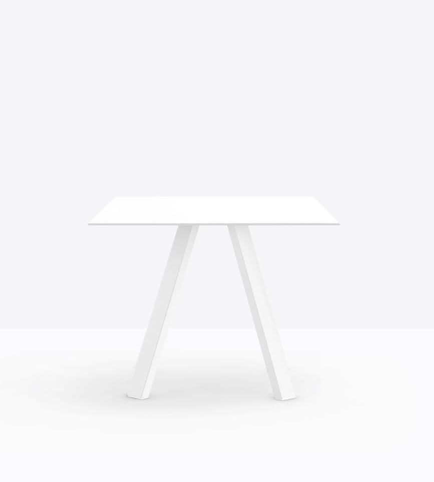 stół Arki, sół Pedrali, stół kwadratowy, stół do jadalni, stół do restauracji, nowoczesny stół, nowoczesny design, włoski design