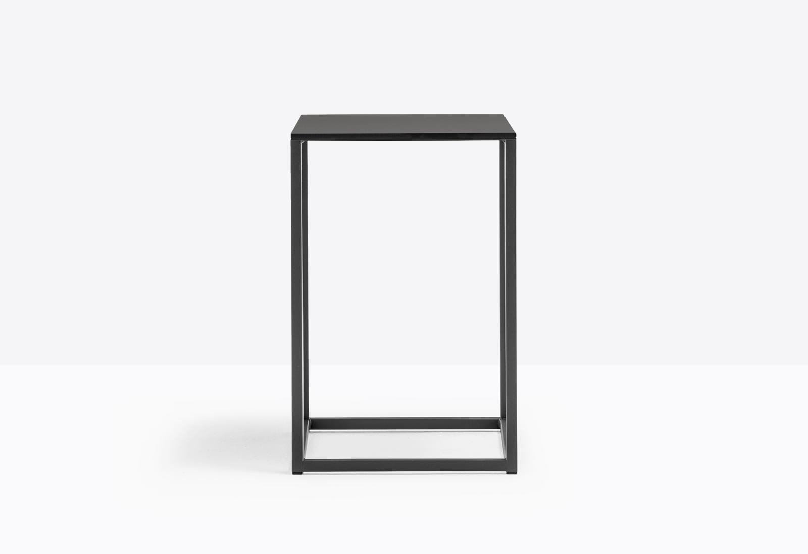stolik kawowy Code, stolik kawowy Pedrali, stolik kawowy do salonu, stolik kawowy minimalistyczny, stolik loftowy, stolik stalowy, nowoczesny design, włoski design