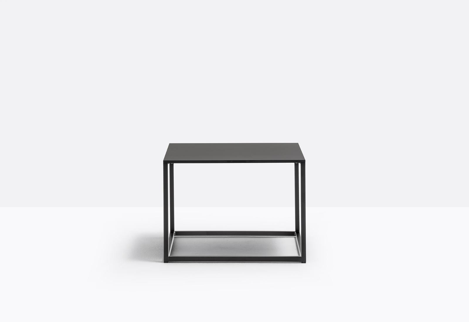 stolik kawowy Code, stolik kawowy Pedrali, stolik kawowy do salonu, stolik kawowy minimalistyczny, stolik loftowy, stolik stalowy, nowoczesny design, włoski design