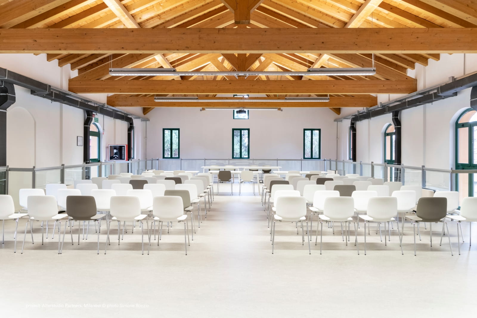 krzesło Babila, krzesło Pedrali, krzesło minimalistyczne, krzesło do jadalni, krzesło do kuchni, krzesło konferencyjne, nowoczesny design, włoski design