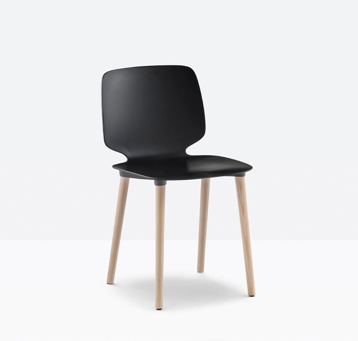 krzesło Babila, krzesło Pedrali, krzesło minimalistyczne, krzesło do jadalni, krzesło do kuchni, krzesło konferencyjne, nowoczesny design, włoski design