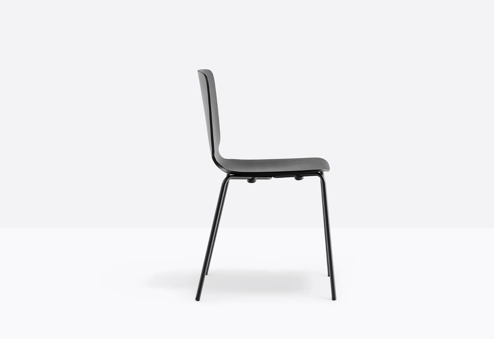 krzesło Babila, krzesło Pedrali, krzesło minimalistyczne, krzesło do jadalni, krzesło do kuchni, krzesło konferencyjne, nowoczesny design, włoski design