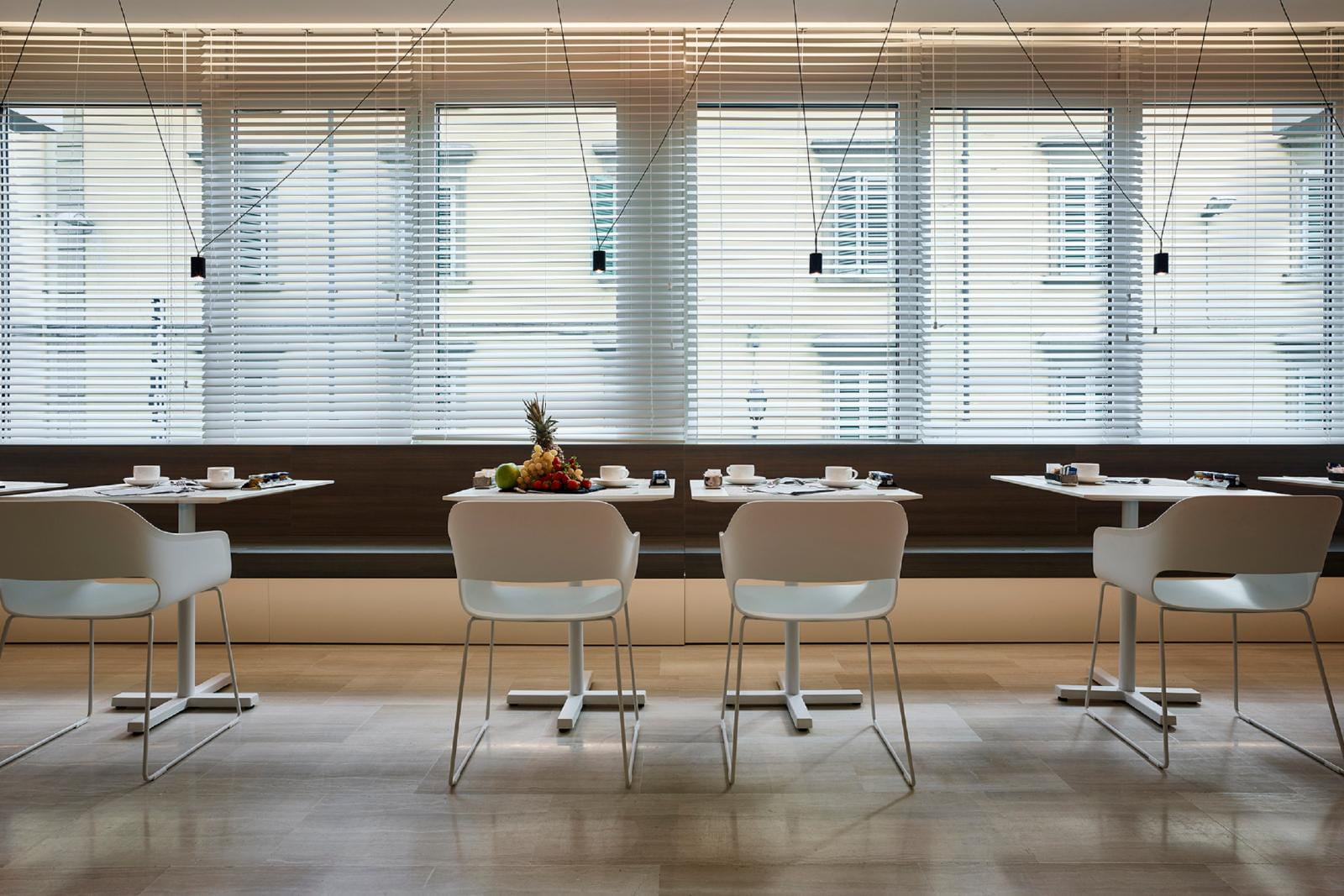 krzesło Babila, krzesło Pedrali, krzesło minimalistyczne, krzesło do jadalni, krzesło do kuchni, krzesło konferencyjne, nowoczesny design, włoski design