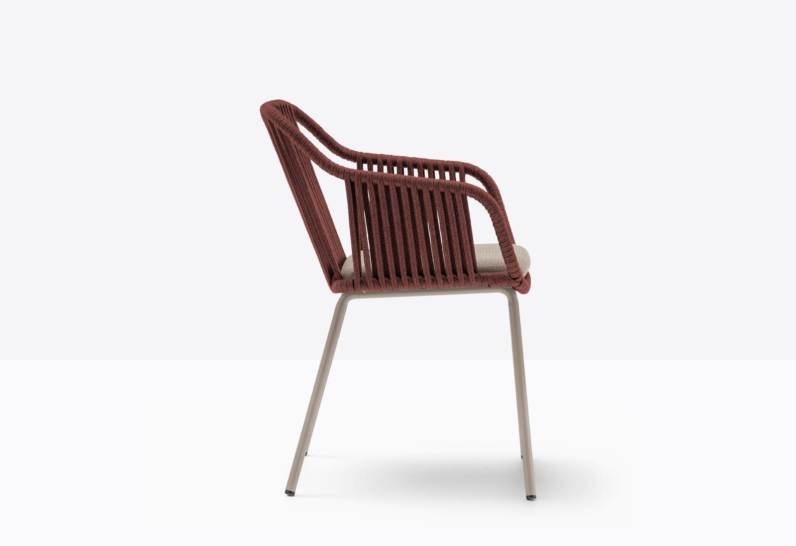 krzesło Babila, krzesło Pedrali, krzesło minimalistyczne, krzesło do jadalni, krzesło do kuchni, krzesło konferencyjne, nowoczesny design, włoski design